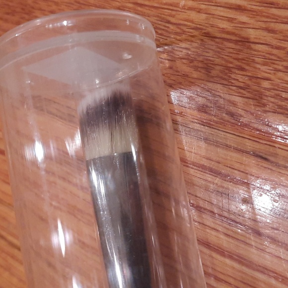 IT COSMETICS Heavenly Luxe 23 Dual Buffing Brush - NEW! - Picture 6 of 6